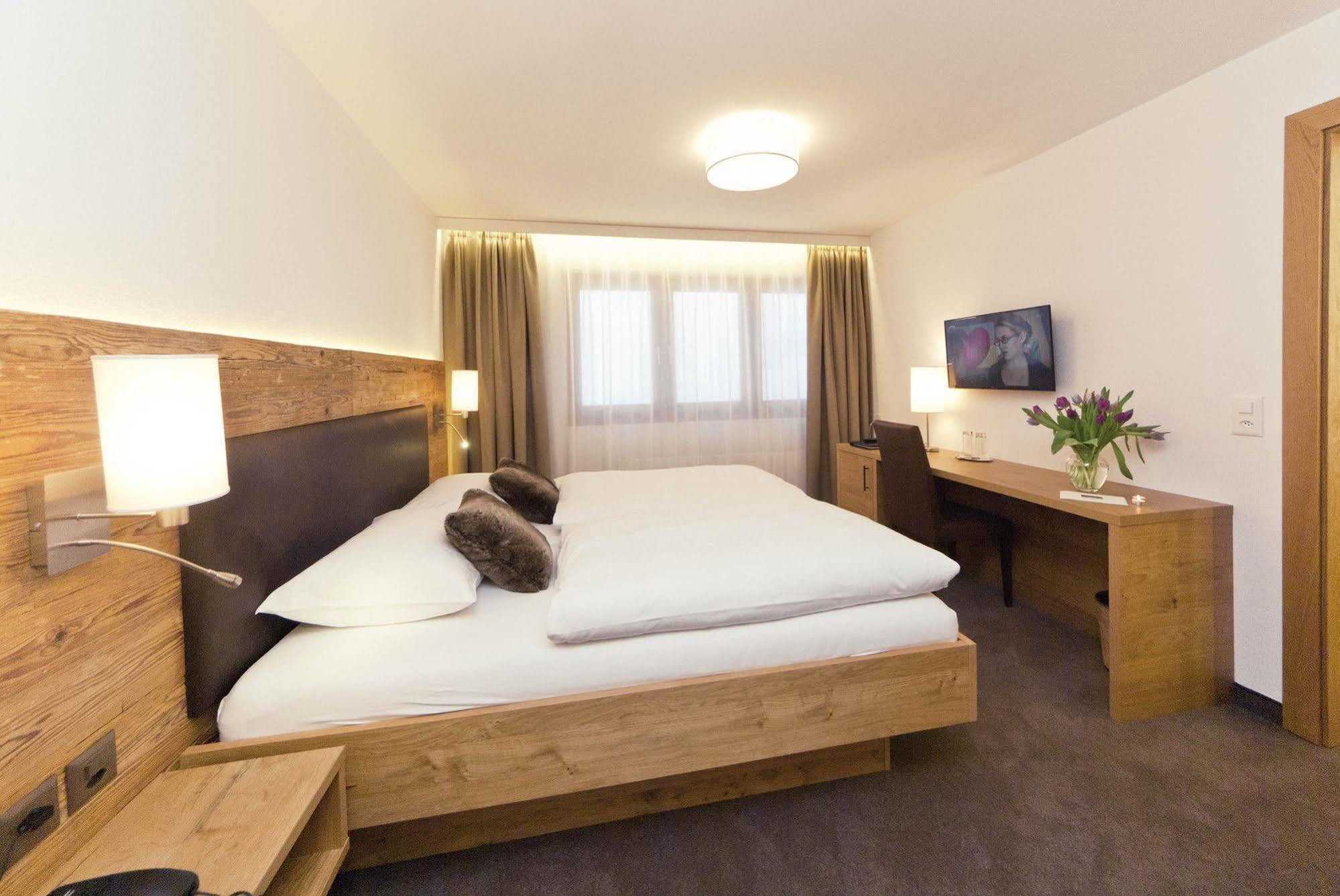 Waldpark Garni 4*